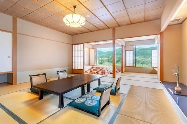 Traditional Oda, Sigara İçilmez (Japanese Room with Hori-gotatsu)