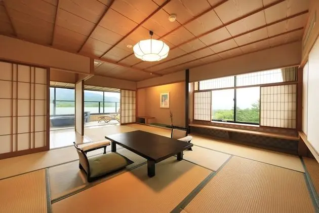 Traditional Oda, Sigara İçilmez (Japanese Style, Outdoor Bath)