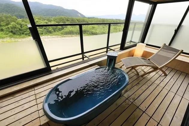 Traditional Oda, Sigara İçilmez (Japanese Style, Outdoor Bath)