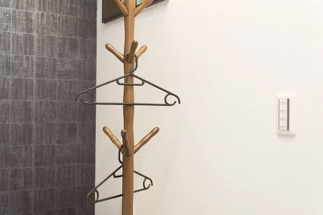 Tek Kişilik Oda, Sadece erkekler için (Desk & Chair)