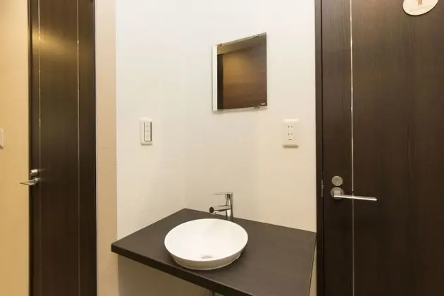 Tek Kişilik Oda, Sadece erkekler için (Desk & Chair)
