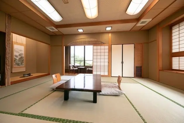 Standard Oda, Sigara İçilmez, Avlu Manzaralı (Japanese Style, New Building)