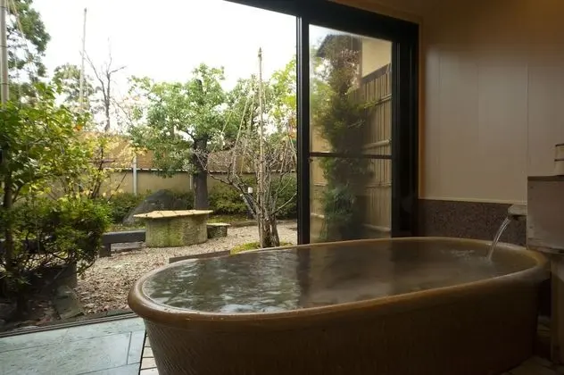 Dubleks (Japanese Western, Open Air Bath)