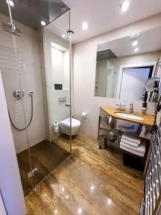 Standard Tek Büyük veya İki Ayrı Yataklı Oda, Balkon