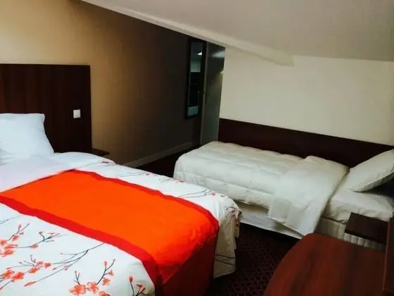 Üç Kişilik Oda
