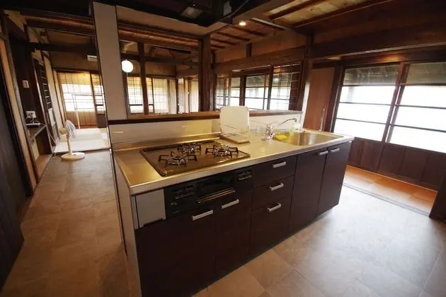 Ev (Traditional Okinawa Style)