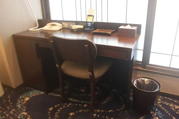 Oda, Sigara İçilmez, Köşe (Corner Room)
