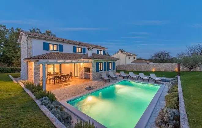 Luxury Villa, 4 Yatak Odası, Kişiye Özel Havuzlu (Kvinta)