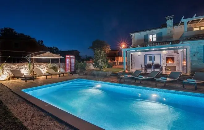 Luxury Villa, 4 Yatak Odası, Kişiye Özel Havuzlu (Prima)