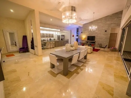 Casa Corazon: 5-Bedroom Villa with Priva