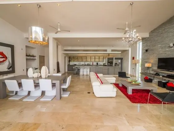 Casa Corazon: 5-Bedroom Villa with Priva