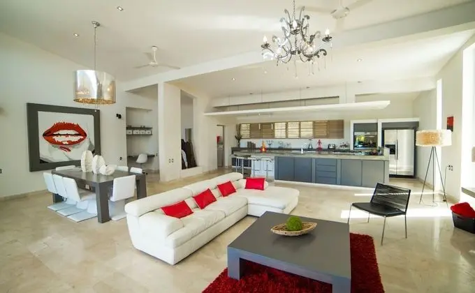 Casa Corazon: 5-Bedroom Villa with Priva