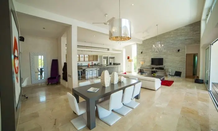 Casa Corazon: 5-Bedroom Villa with Priva