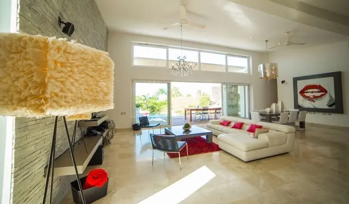 Casa Corazon: 5-Bedroom Villa with Priva