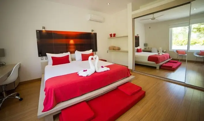 Casa Corazon: 5-Bedroom Villa with Priva