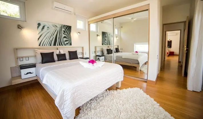 Casa Corazon: 5-Bedroom Villa with Priva