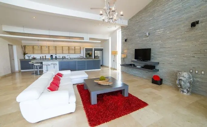 Casa Corazon: 5-Bedroom Villa with Priva