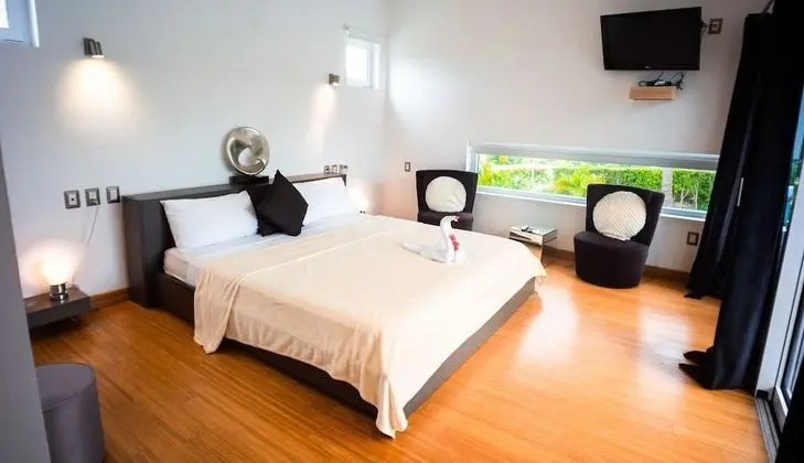 Casa Vista del Caribe: 5-Bedroom Villa