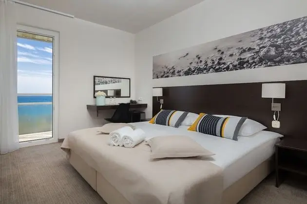 Classic Double Room, Balcony, Sea Side
