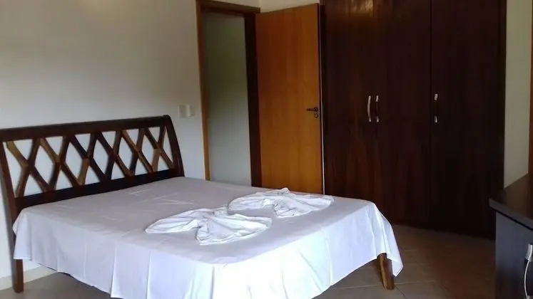 Standard Üç Kişilik Oda, Havuz Manzaralı