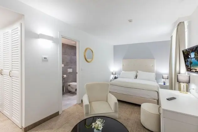 Standard Tek Büyük Yataklı Oda