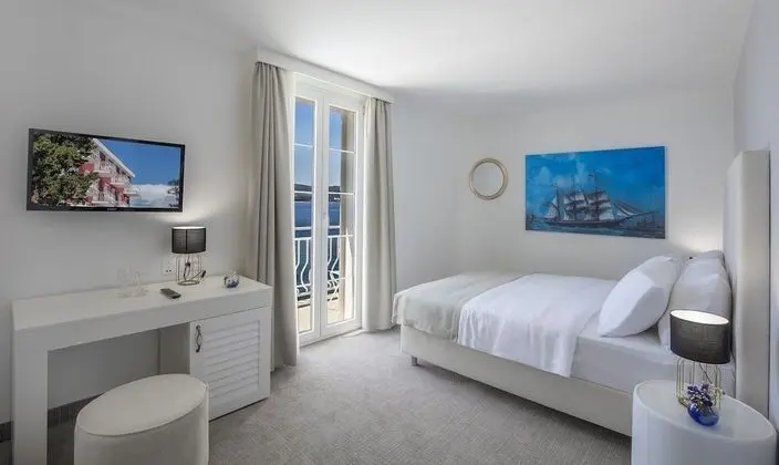 Superior junior suite with sea view balcony