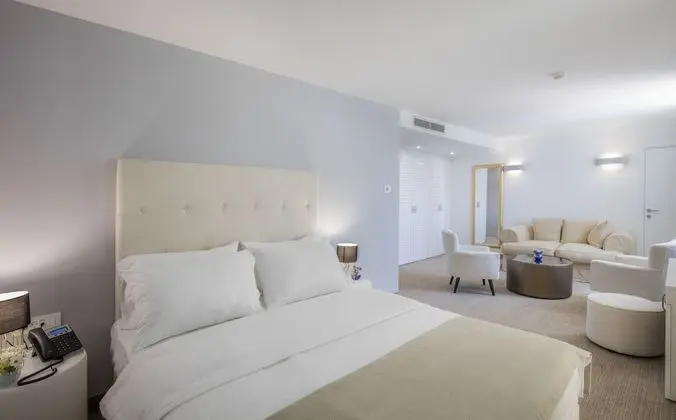 Superior junior suite with sea view balcony