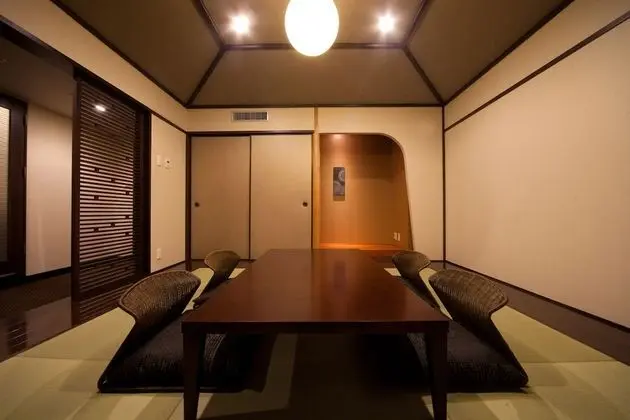 Traditional Oda, Sigara İçilmez (JPN-Western Suite)