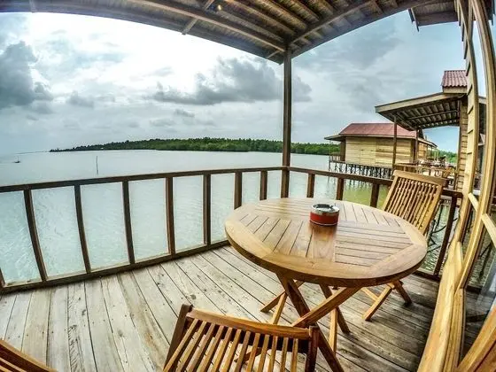 Oda, Deniz Manzaralı (Wooden Sea View)
