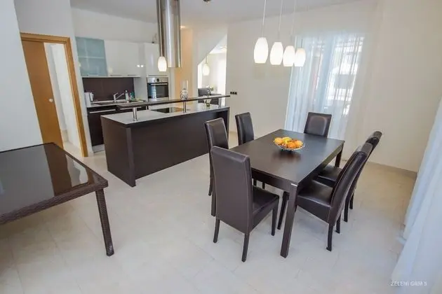 Villa with Swimming Pool, 3 Bedrooms (Apolon)