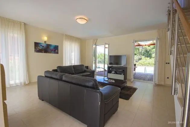 Villa with Swimming Pool, 3 Bedrooms (Apolon)