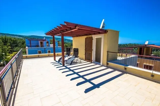 Villa with Swimming Pool, 3 Bedrooms (Apolon)