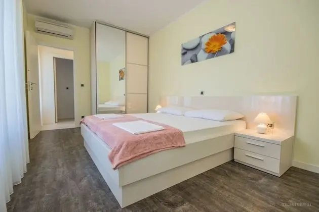 Villa with Swimming Pool, 3 Bedrooms (Artemida)