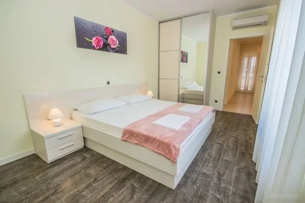 Villa with Swimming Pool, 3 Bedrooms (Artemida)