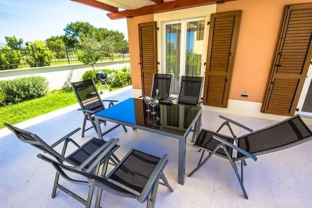 Villa with Swimming Pool, 3 Bedrooms (Artemida)