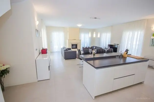 Villa with Swimming Pool, 3 Bedrooms (Hera)