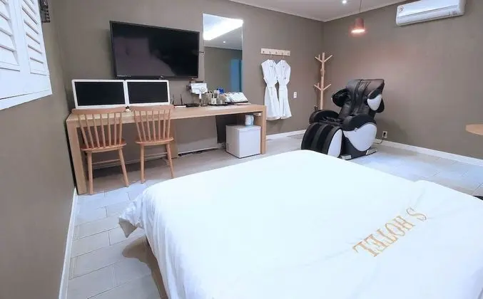 Comfort Tek Büyük Yataklı Oda