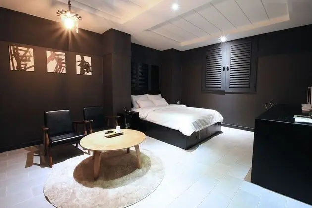 Deluxe Tek Büyük Yataklı Oda (Semi-Deluxe Room)