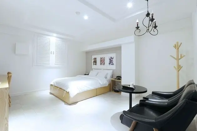 Deluxe Tek Büyük Yataklı Oda (Semi-Deluxe Room)