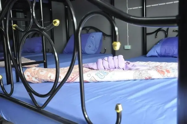 Bed in 14-Bed Mixed Dorm