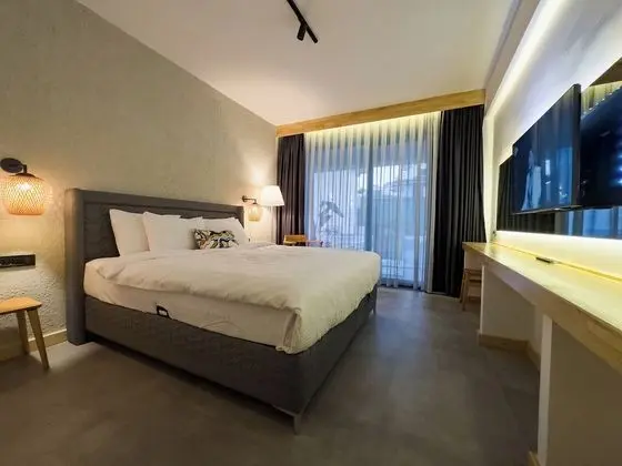 Deluxe Tek Büyük Yataklı Oda, 1 En Büyük (King) Boy Yatak, Sigara İçilmez, Havuz Kullanımı
