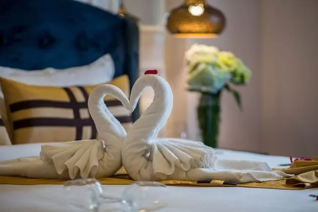 Honeymoon Oda, Şehir Manzaralı