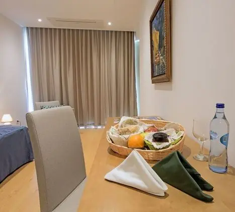 Süit, 1 Büyük (Queen) Boy Yatak ve Çekyat, Balkon