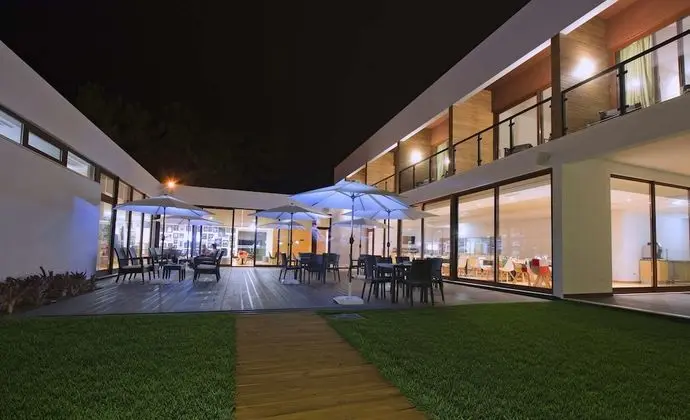 Süit, 1 Büyük (Queen) Boy Yatak ve Çekyat, Balkon