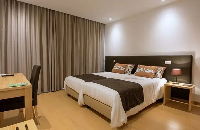 Tek Büyük veya İki Ayrı Yataklı Oda, Balkon