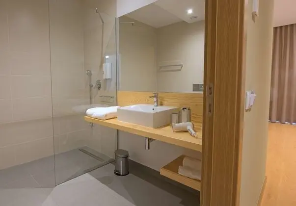 Tek Büyük veya İki Ayrı Yataklı Oda, Balkon