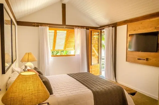 Villa, 1 Yatak Odası, Havuz Manzaralı