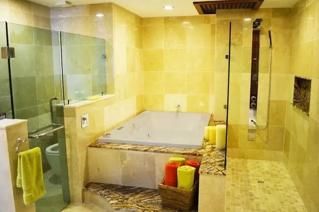 Luxury Çatı Katı Süiti (Penthouse), 4 Yatak Odası, Sıcak Su Havuzu, Okyanus Manzaralı