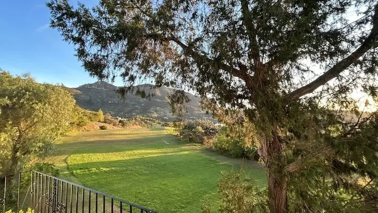 Villa (Junior)