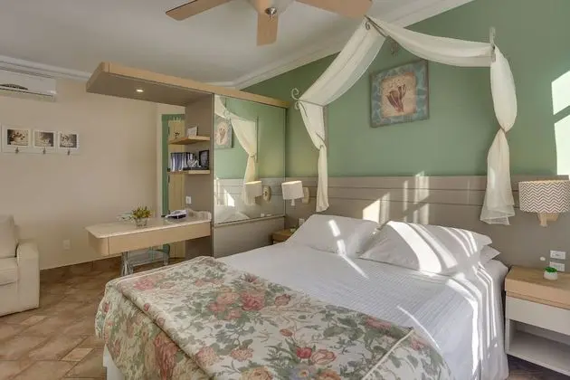 Suite Green Tower Label